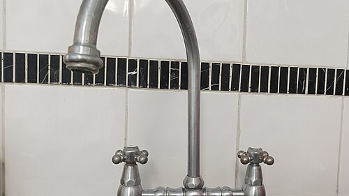 Water tap